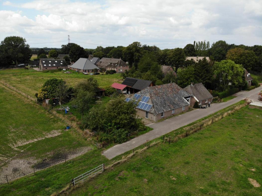 Апартаменти Logeerruimte In Gerenoveerde Boerderij In Wachtum Екстер'єр фото